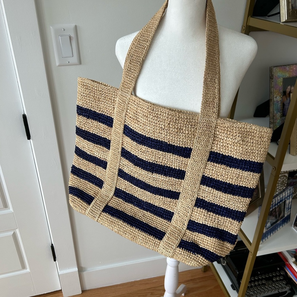 Hat Attack Natural Straw Tote in Beige/Navy; never used. - Picture 3 of 6